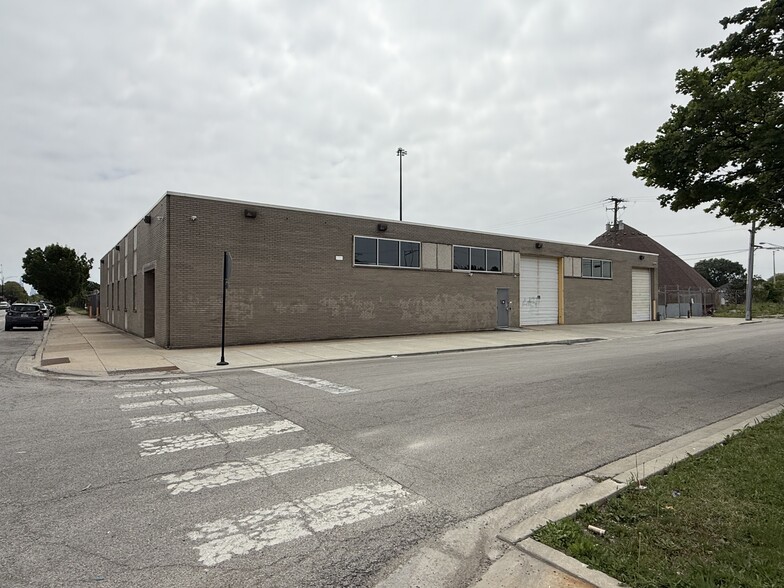 Primary Photo Of 5247-5261 W Harrison St, Chicago Warehouse For Sale