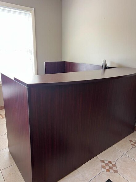 More Photos Of 3990 W Walton Blvd, Waterford Medical For Lease