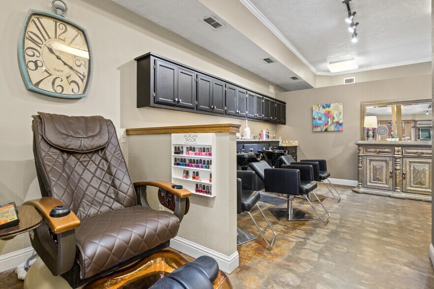 More Photos Of 112 N Lamar St, Daingerfield Storefront For Sale