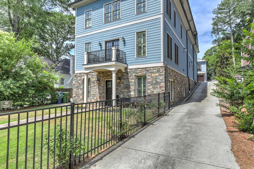 More Photos Of 2972 Lookout Pl NE, Atlanta Office Residential For Sale