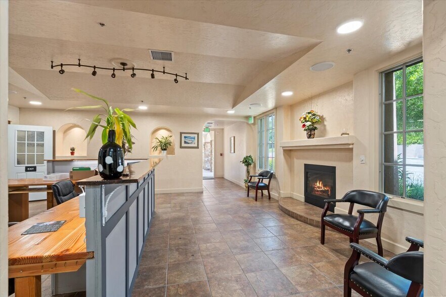More Photos Of 10 Harris Ct, Monterey Medical For Sale