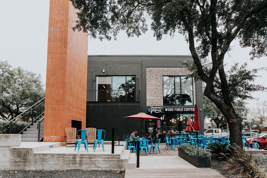 More Photos Of 2301 W Anderson Ln, Austin Coworking Space