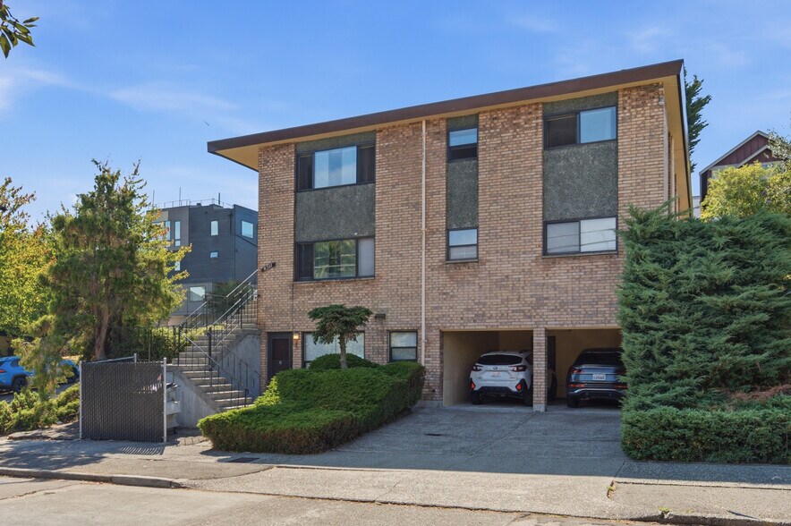 More Photos Of 4301 Whitman Ave N, Seattle Apartments For Sale