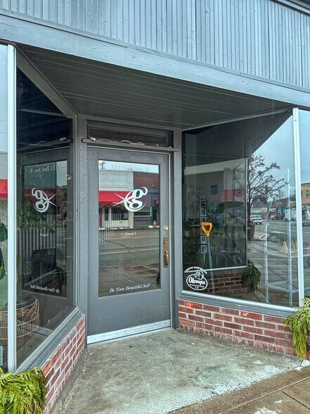 More Photos Of 111 2nd S Ave, Okanogan Storefront Retail Office For Sale
