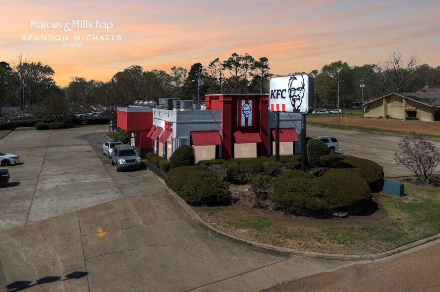 More Photos Of 24 Sgt Prentiss Dr, Natchez Fast Food For Sale