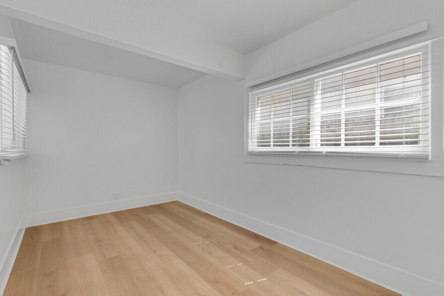 More Photos Of 372 W 11th St, San Pedro Apartments For Sale