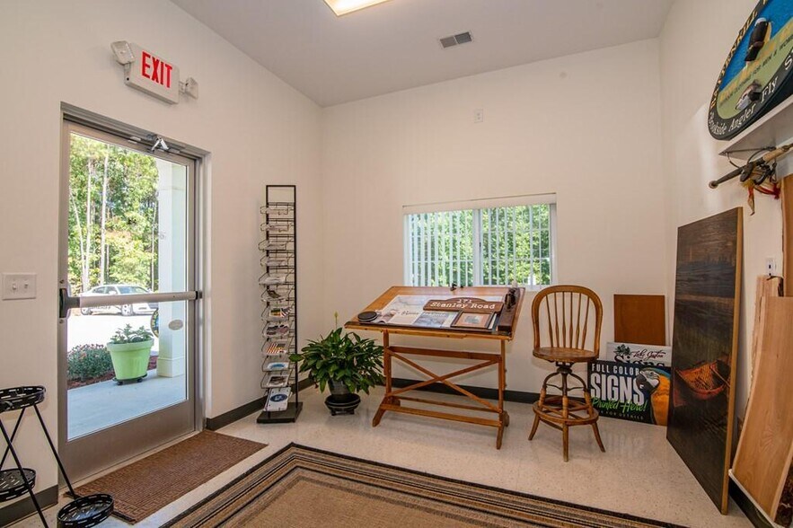 More Photos Of 171 Stanley Rd, Henrico General Retail For Sale