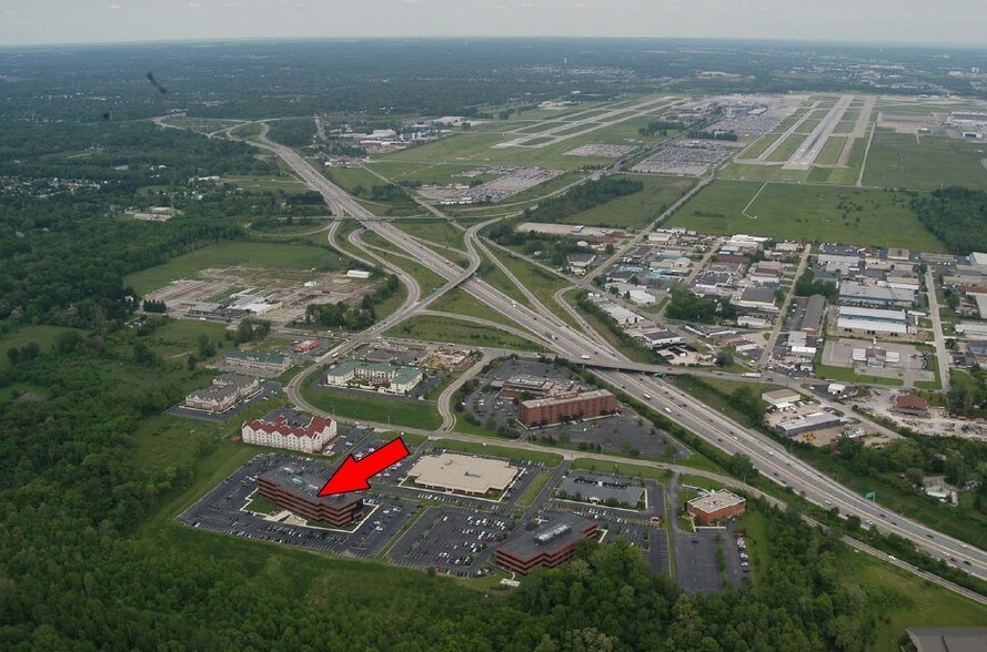 More Photos Of 2780 Airport Dr, Columbus Office For Lease