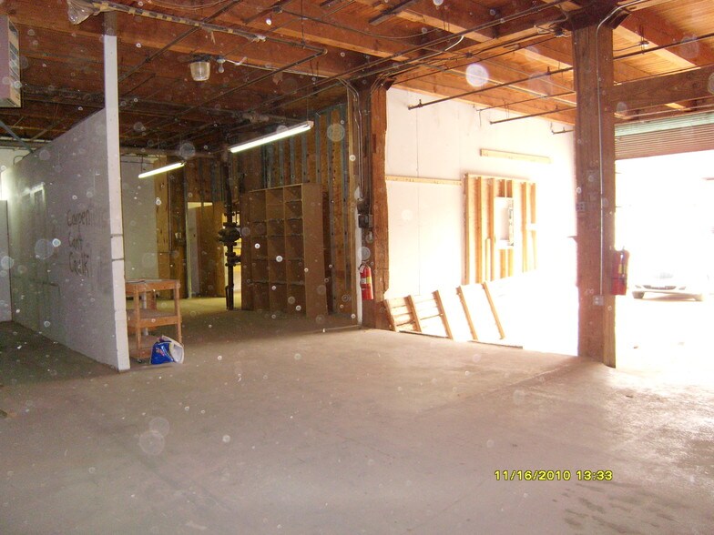 More Photos Of 2000 W Carroll Ave, Chicago Warehouse For Lease