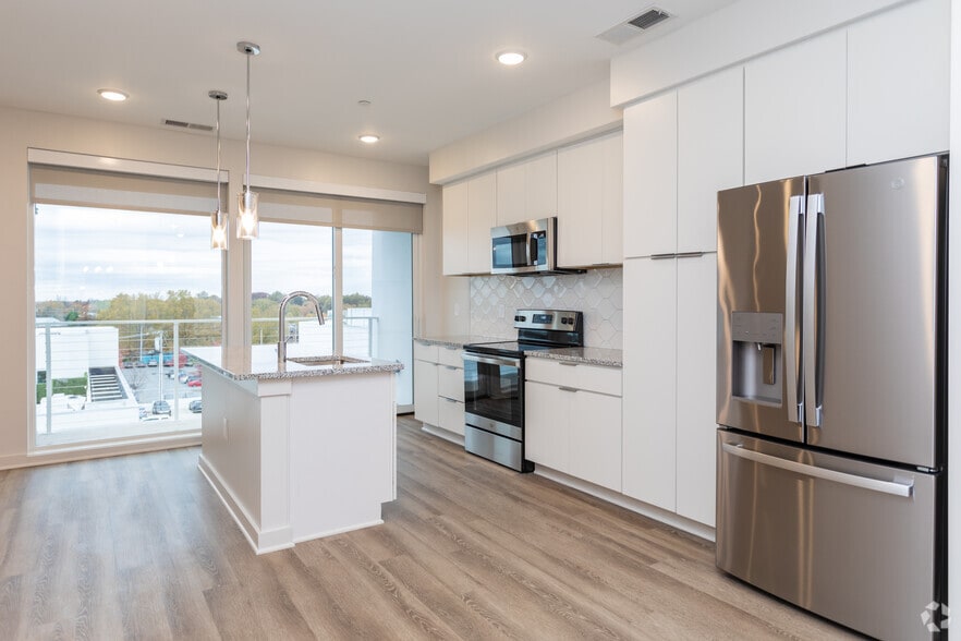 More Photos Of 650 N Main St, High Point Apartments For Lease