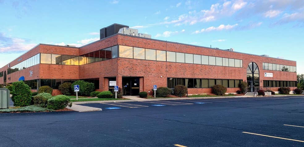 More Photos Of 100 Erdman Way, Leominster Medical For Lease