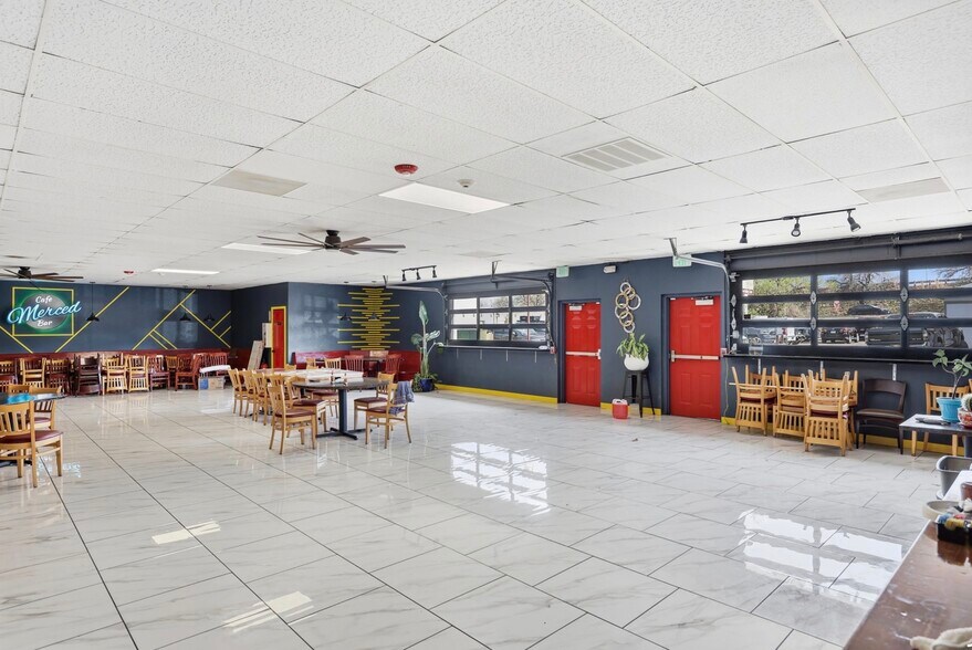 More Photos Of 9880 W Girton Ave, Lakewood Restaurant For Sale