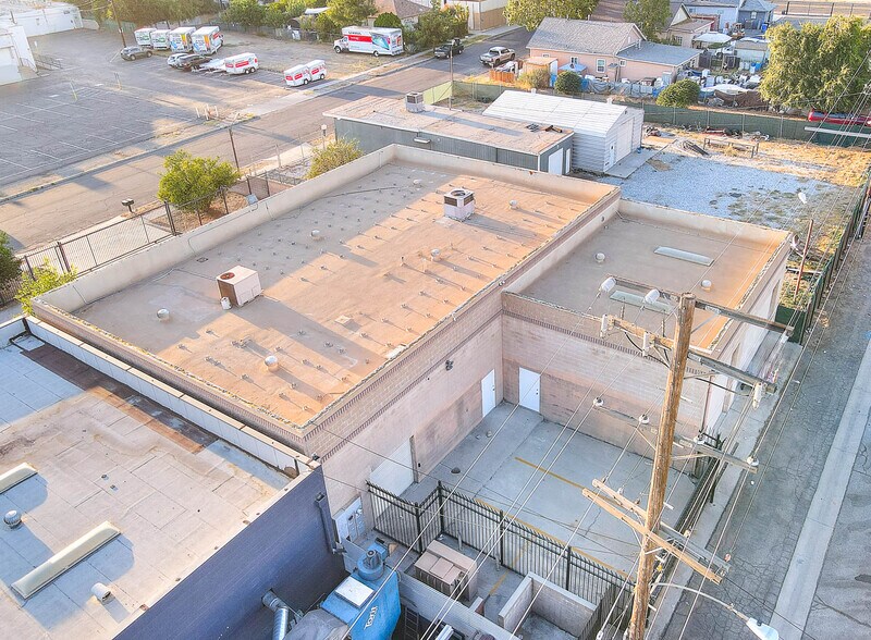 More Photos Of 229 S Olive Ave, Rialto Warehouse For Sale