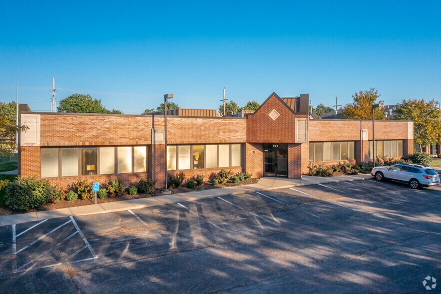 More Photos Of 975 N Mur-Len Rd, Olathe Medical For Sale