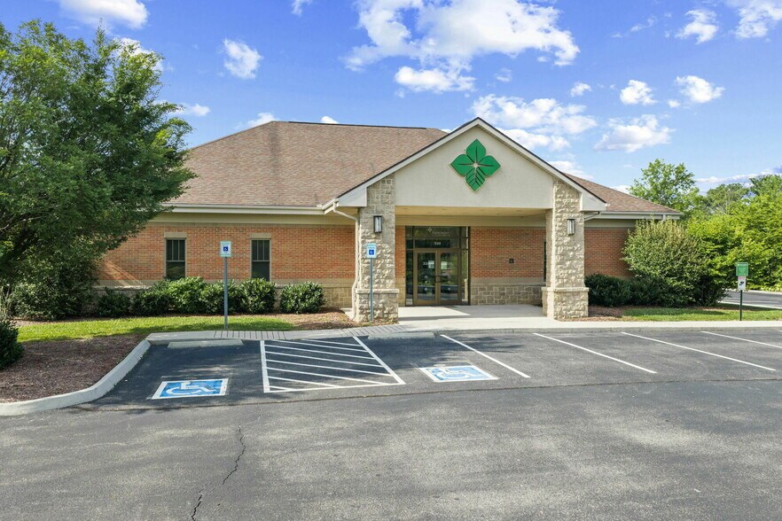 More Photos Of 326 Partnership Pky, Maryville Loft Creative Space For Sale
