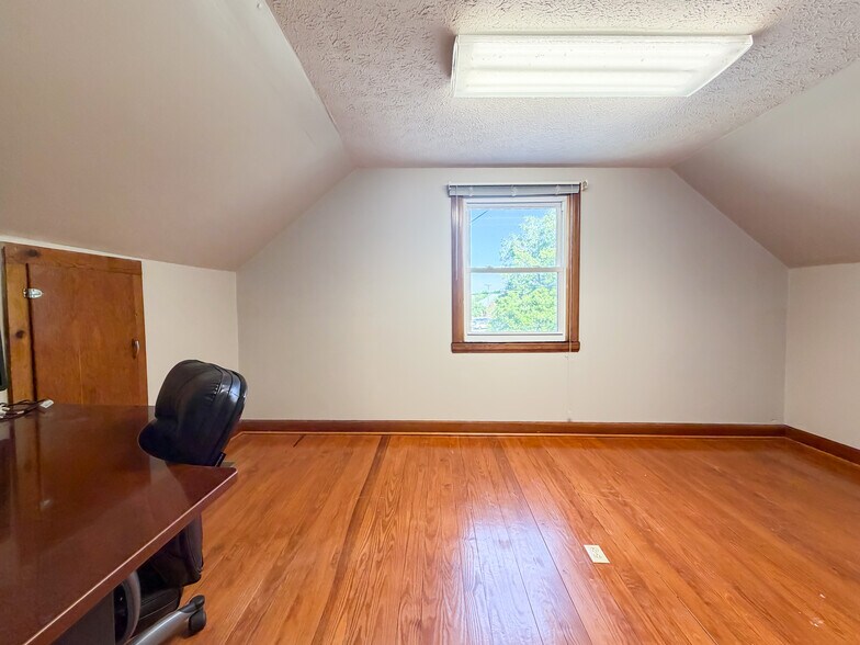 More Photos Of 2292 Lynch Mill Rd, Altavista Office For Lease