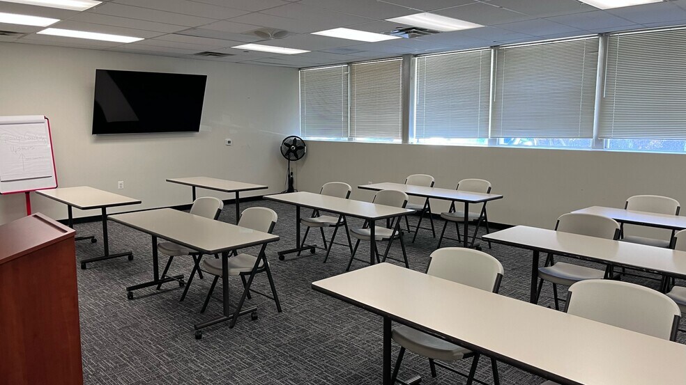 More Photos Of 409 E Marlton Pike, Cherry Hill Office For Lease