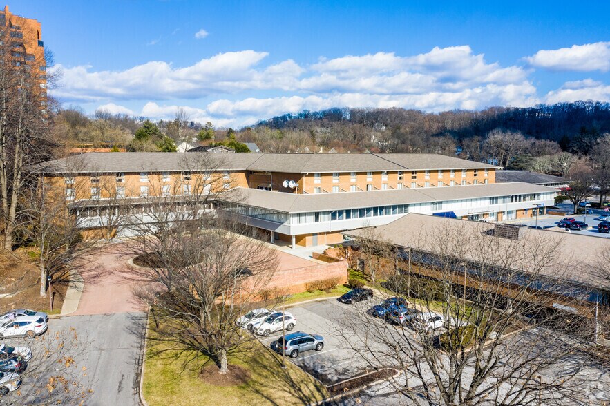 More Photos Of 5100 Falls. Rd, Baltimore Hotel For Sale