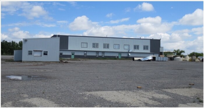More Photos Of 67 Harvard Dr, Claresholm Manufacturing For Sale