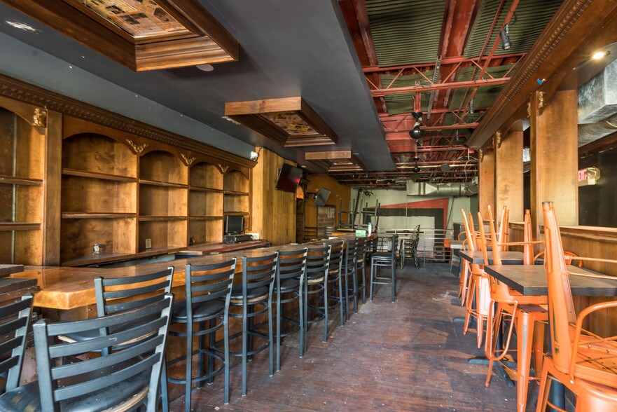 More Photos Of 210 Sw 2nd St, Fort Lauderdale Bar For Lease