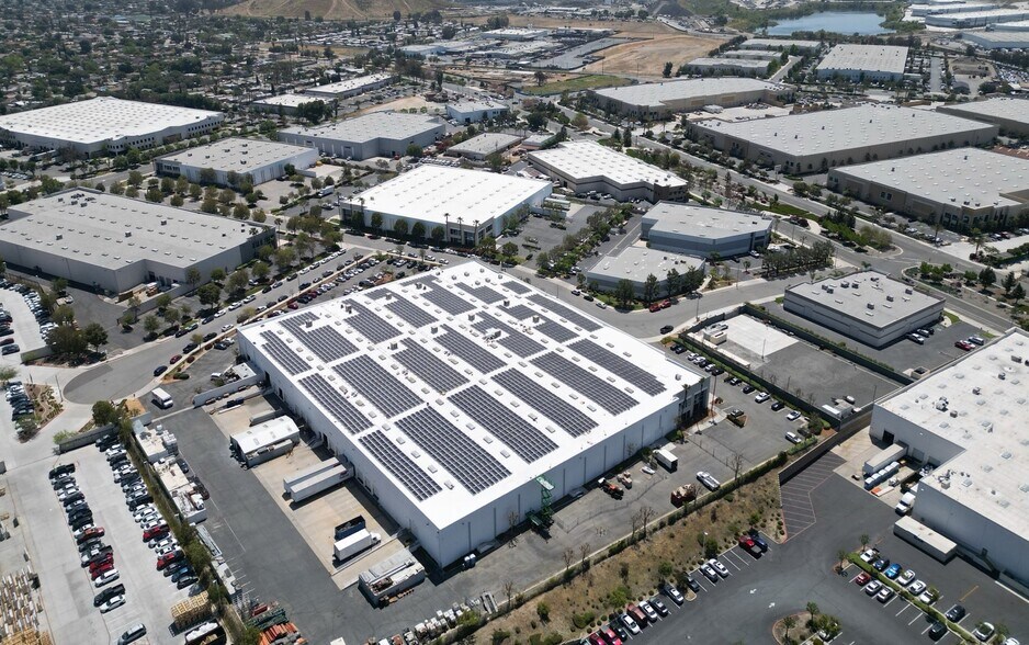 More Photos Of 1493 E Bentley Dr, Corona Manufacturing For Lease