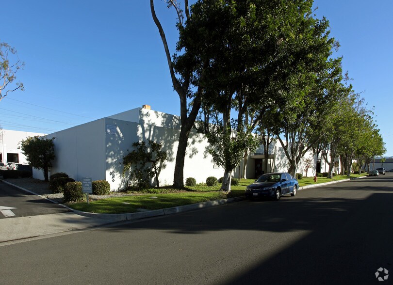 More Photos Of 1203-1243 W Trenton Ave, Orange Warehouse For Lease