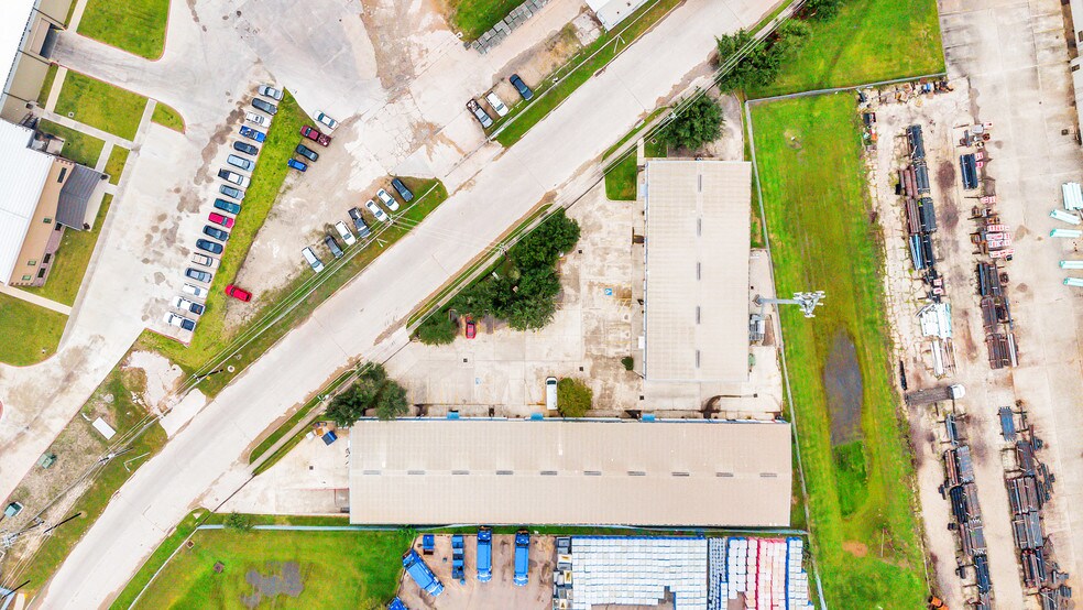 More Photos Of 5213 Brookglen Dr, Houston Light Manufacturing For Lease