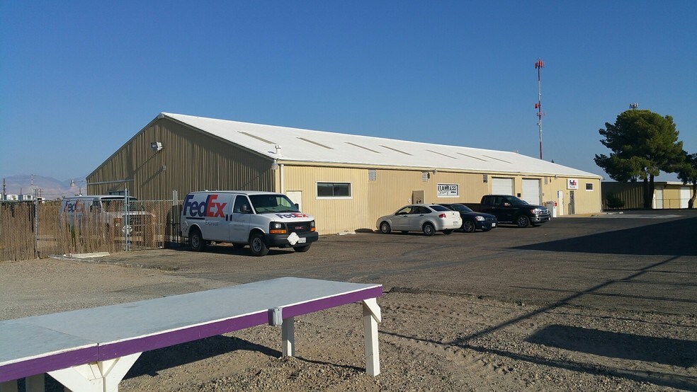 More Photos Of 735-737 W Ridgecrest Blvd, Ridgecrest Warehouse For Lease