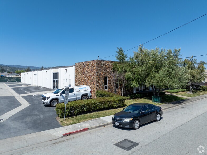More Photos Of 1021-1045 Howard Ave, San Carlos Unknown For Lease