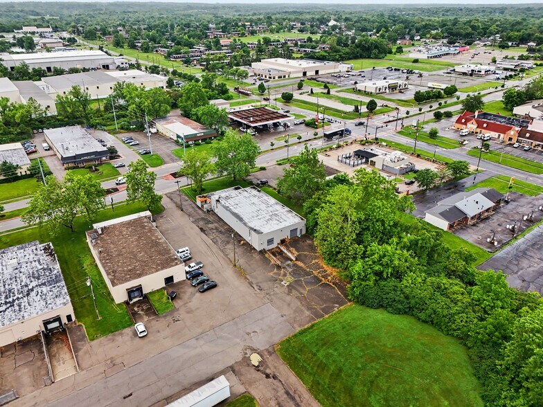 More Photos Of 600 Northland Blvd, Forest Park Warehouse For Sale