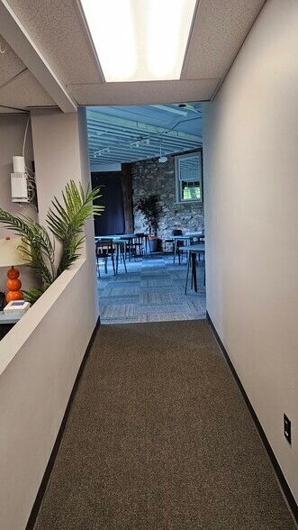 More Photos Of 4068 Mt Royal Blvd, Allison Park Medical For Lease