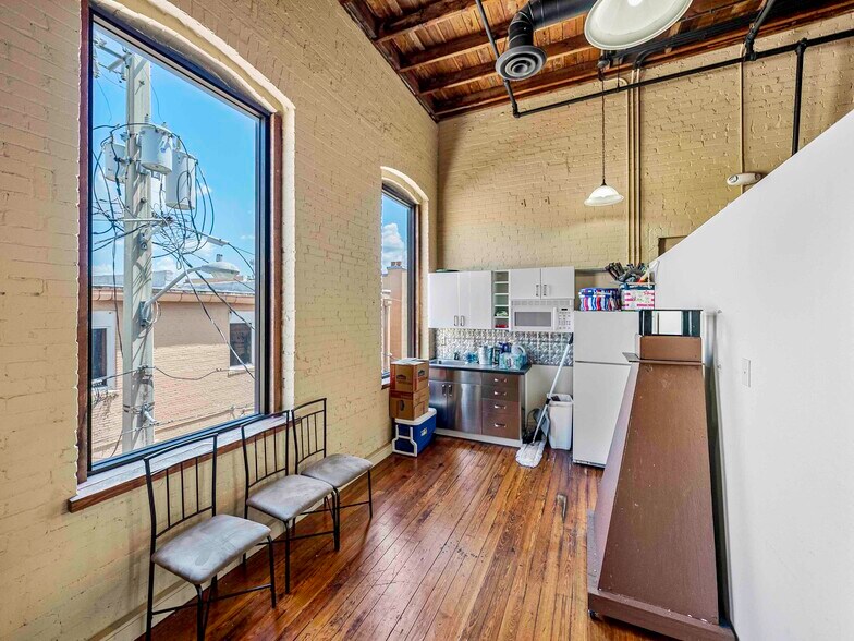 More Photos Of 247 E Stuart Ave, Lake Wales Storefront For Lease