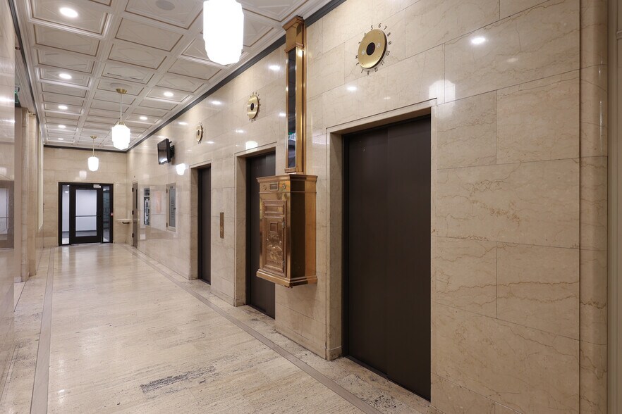 More Photos Of 77 Monroe Center St NW, Grand Rapids Medical For Lease