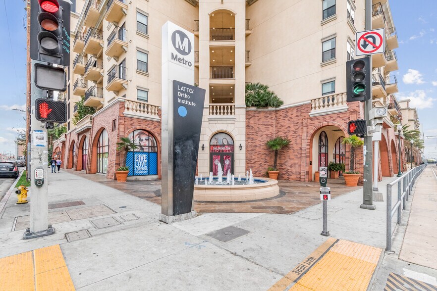 Primary Photo Of 325 W Adams Blvd, Los Angeles Apartments For Lease