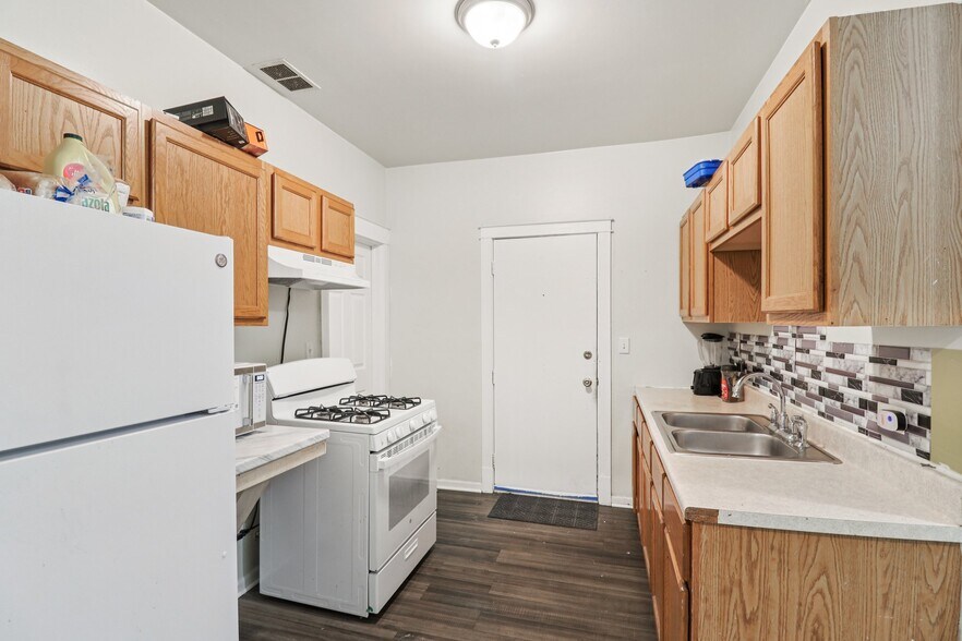 More Photos Of 417-421 Lake St, Maywood Storefront Retail Residential For Sale