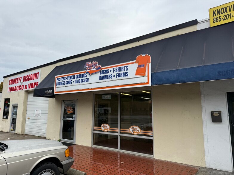 More Photos Of 4662-4666 Old Broadway St, Knoxville Freestanding For Lease