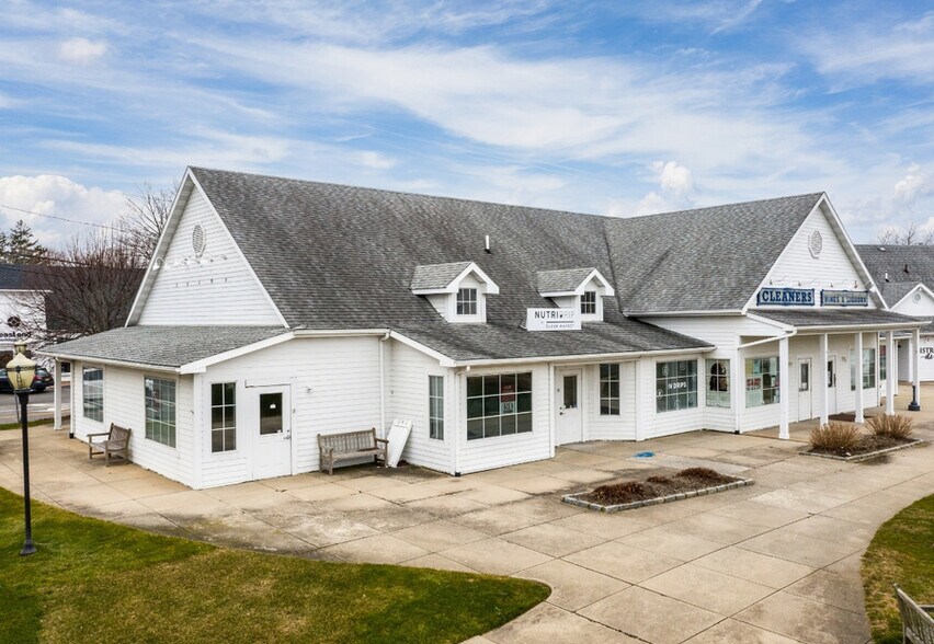 More Photos Of 760 Montauk Hwy, Water Mill Unknown For Lease