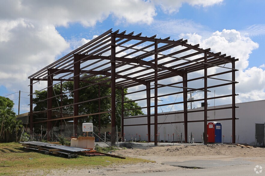 More Photos Of 2132 Indian Rd, West Palm Beach Warehouse For Sale