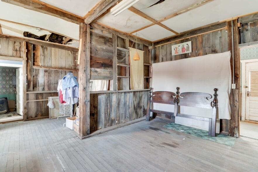 More Photos Of 400 W Victor Ave, Victor Hotel For Sale