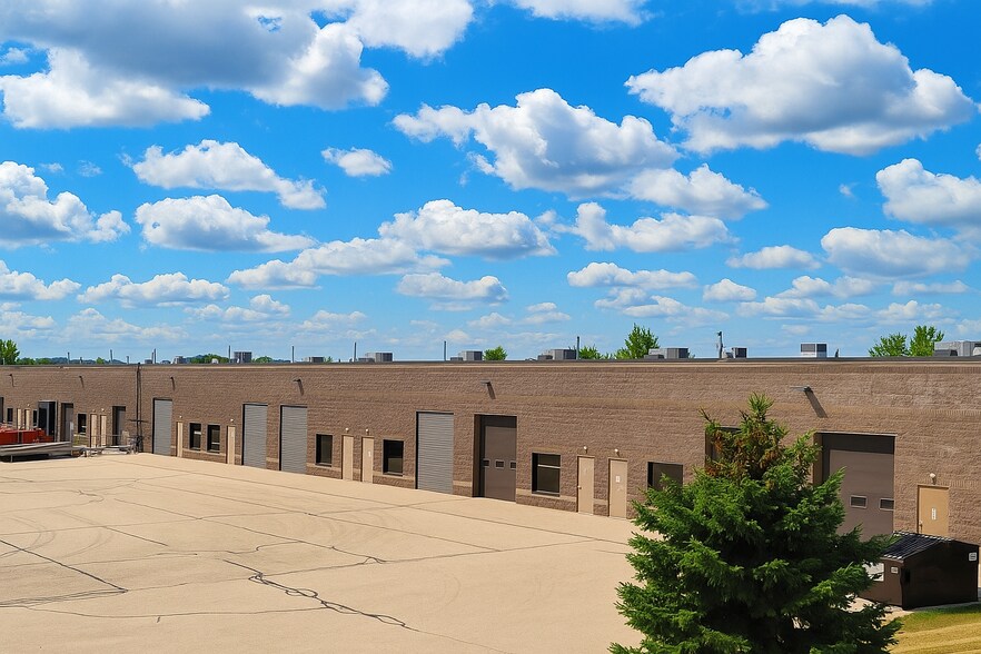More Photos Of 201 Moravian Valley Rd, Waunakee Showroom For Lease