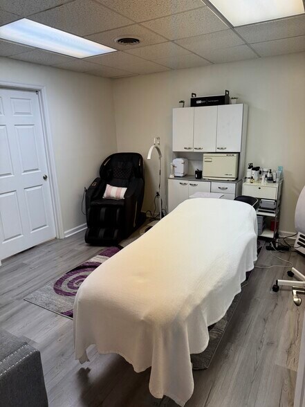 More Photos Of 730-738 Court St, Jacksonville Office For Sale