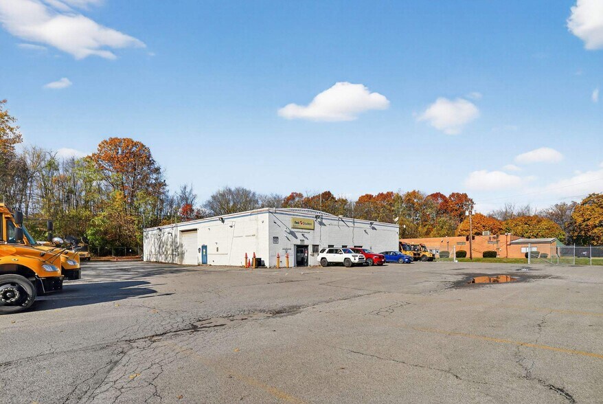 More Photos Of 905 Sampson St, New Castle Service For Sale