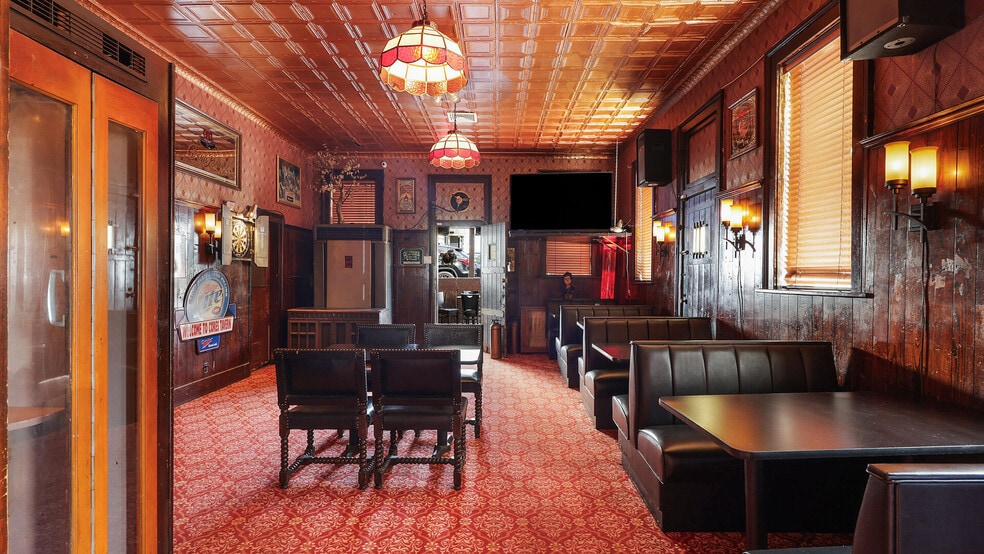More Photos Of 45-47 Franklin St, Bloomfield Bar For Sale