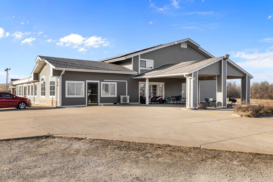 More Photos Of 1 Proactive Dr, New Florence Hotel For Sale