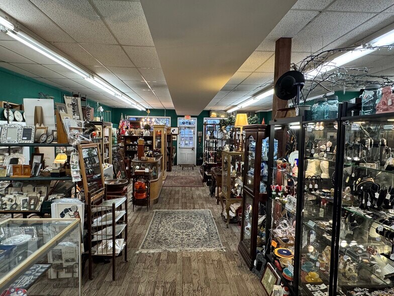 More Photos Of 248 W Broad St, Falls Church Storefront Retail Office For Sale