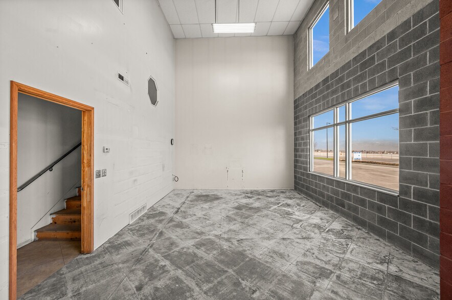 More Photos Of 6708-6732 S Airport Rd, West Jordan Warehouse For Lease