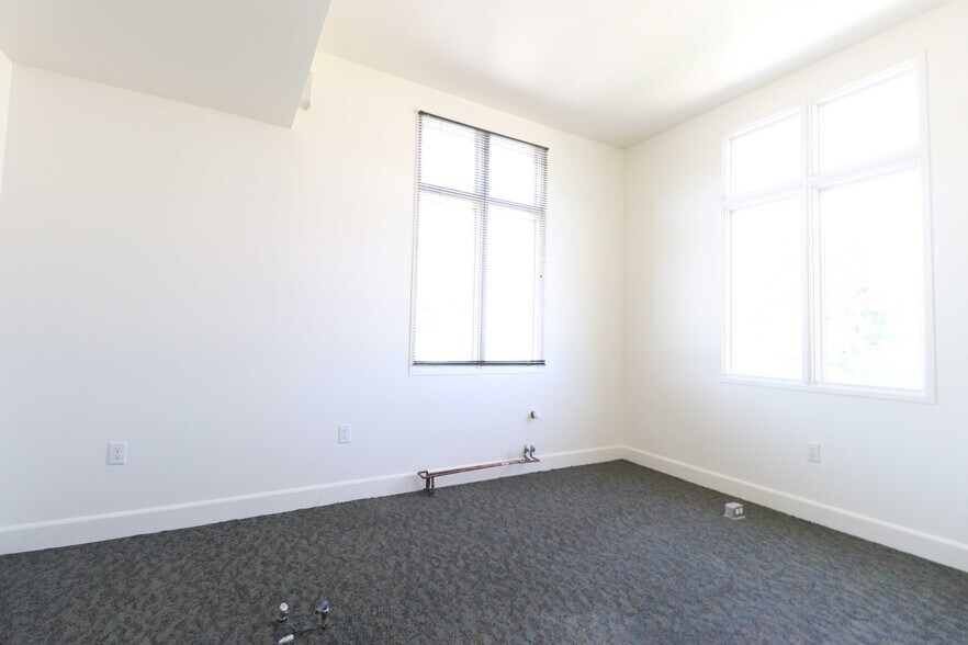 More Photos Of 1005 S 76th Ave, Omaha Medical For Lease