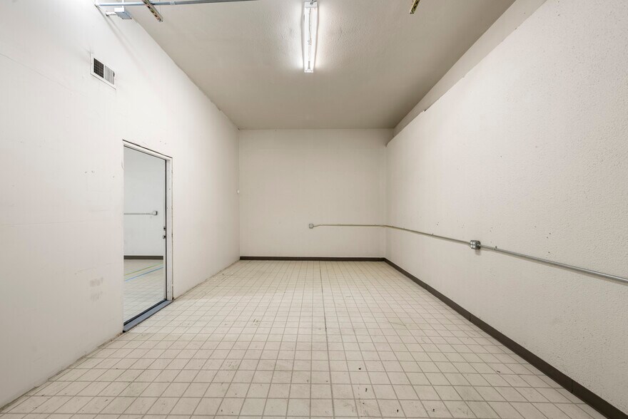 More Photos Of 4837 N Washington St, Denver Freestanding For Sale