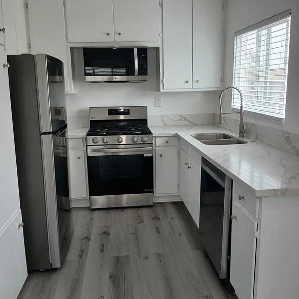 More Photos Of 2404 S Carolina St, San Pedro Apartments For Sale