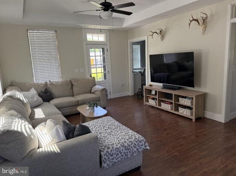 More Photos Of 2167 Main St, Lititz Flex For Sale
